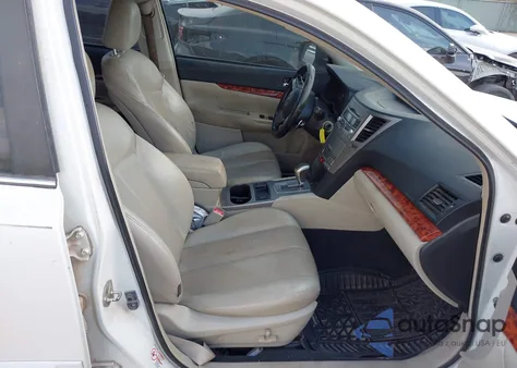 2011 Subaru Outback 2.5I Limited z USA, uszkodzony, nr VIN 4S4BRCJC8B3396149